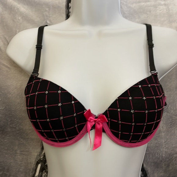 Pink/Black Bra Set - Picture 5 of 16